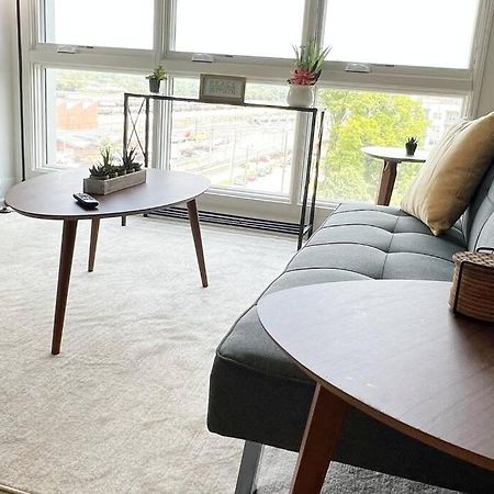 Studio Apartment, Queen Bed, Wifi, Kitchen, Washer & Dryer In 夏洛特 外观 照片