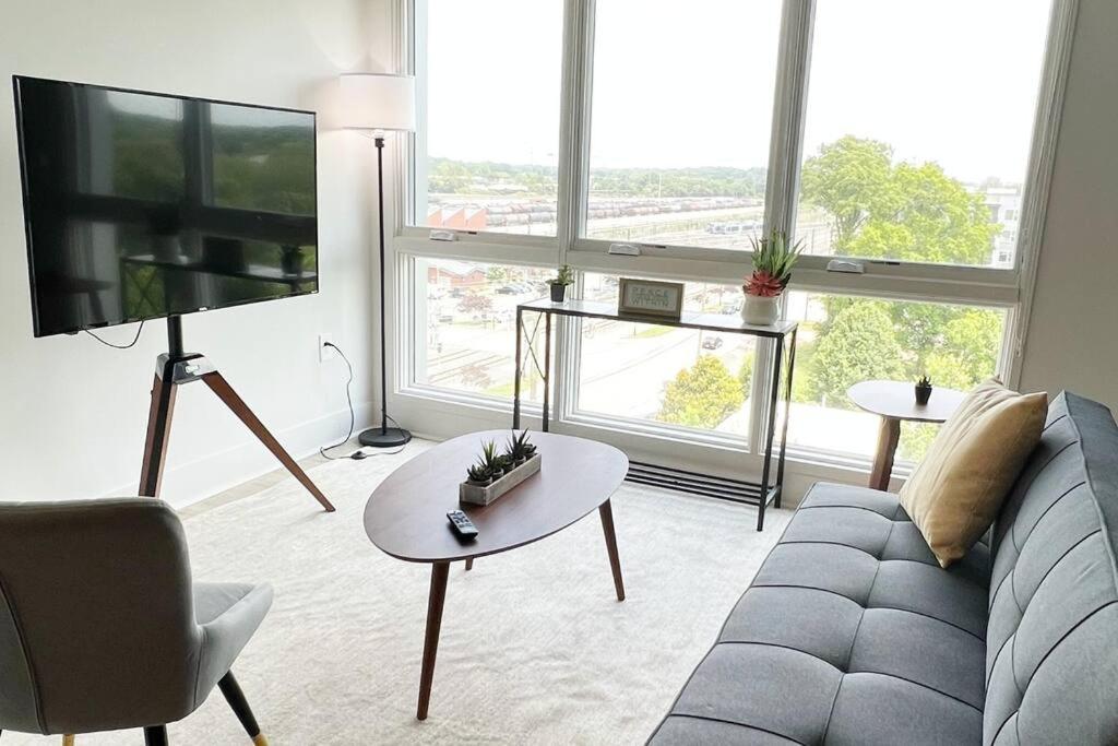 Studio Apartment, Queen Bed, Wifi, Kitchen, Washer & Dryer In 夏洛特 外观 照片
